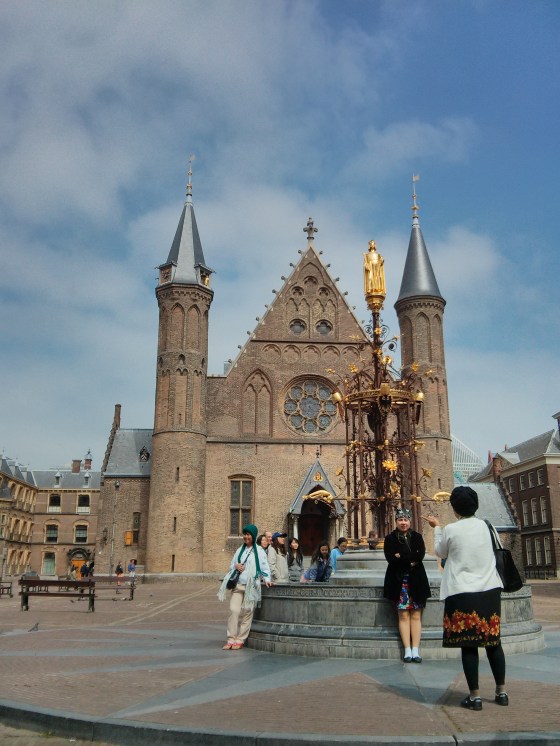 Front view of the Ridderzaal (Hall of Knights) in the Binnenhof