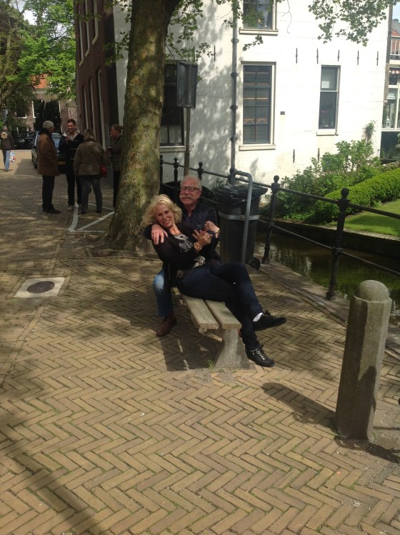 Arie and Petra having a quick cuddle!