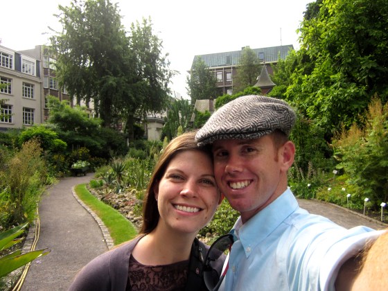 Tamar and Grayson in the Plantentuin