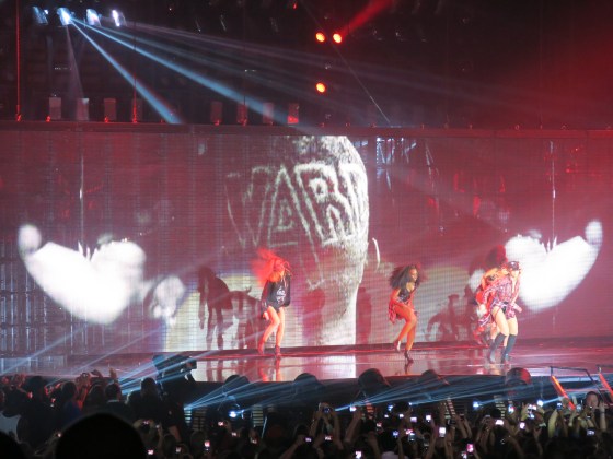 Rocking the 90s plaid