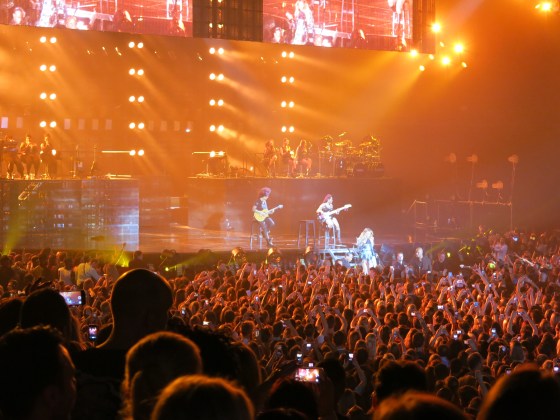 Everyone went crazy when she made her way to the center of the arena!