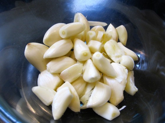 The cloves from 3 heads of garlic!