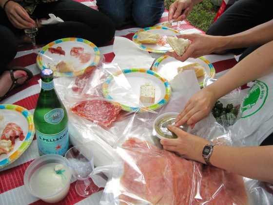 Setting up the picnic