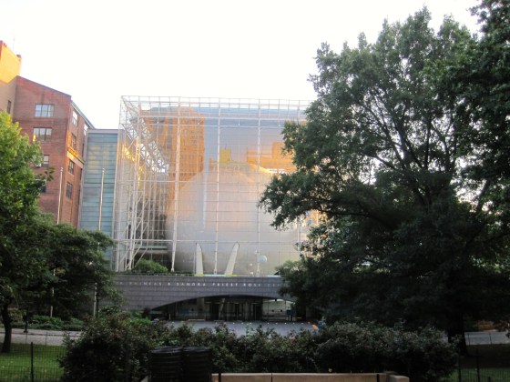 Passing the Hayden Planetarium on the way to Dive 75