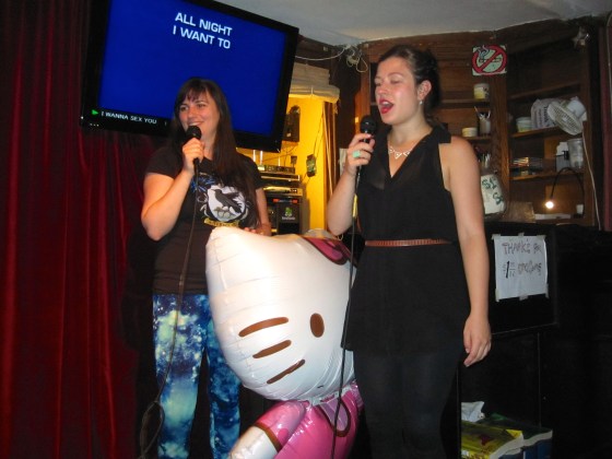 Rafaël's sisters Isabella and Anna 