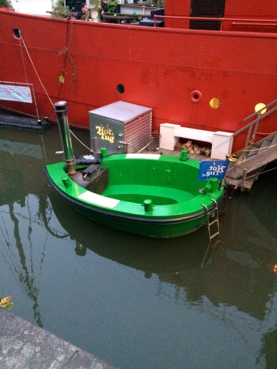 Tiny hot tub connect to Vessel 11