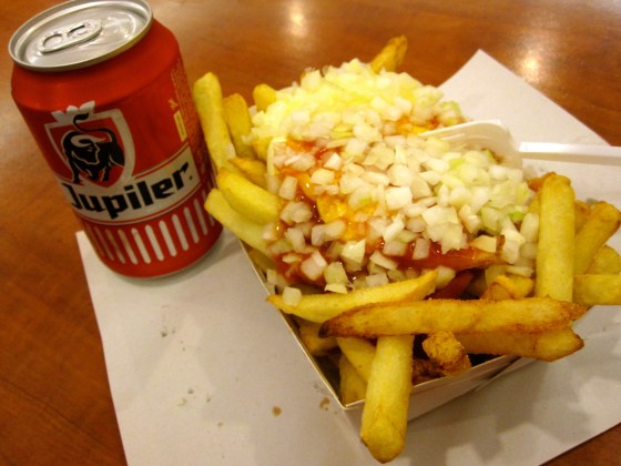 Friet Speciaal and a Jupiler