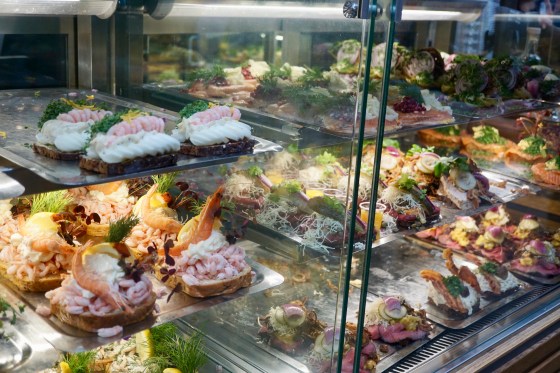 293B40DD-52C2-45C2-80A0-A22D69CE9A61_1_201_a